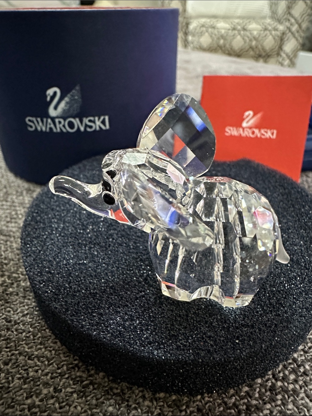 Swarovski Crystal Elephant Figurine in Clear w box & certificate